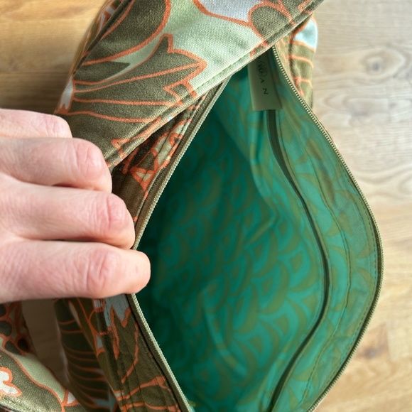 Amy Butler-Rowan Zipper Tote - Picture 5 of 10